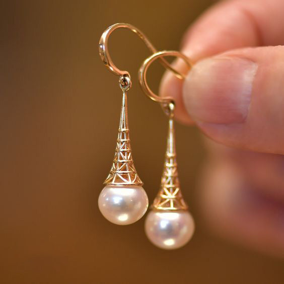 Normcore Hollow Pearl Earrings