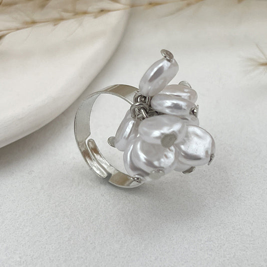 Wrinkle Feather Pearl Ring