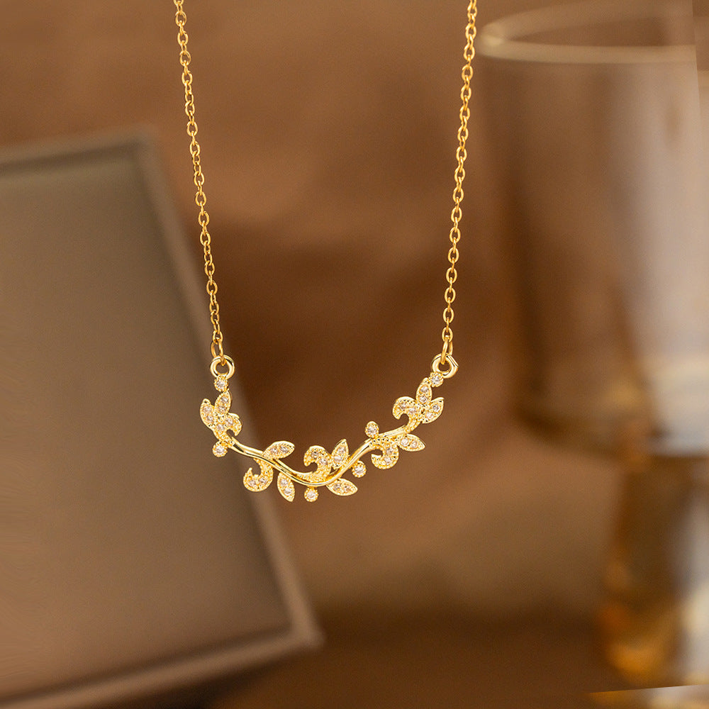 Single-diamond Pendant Necklace