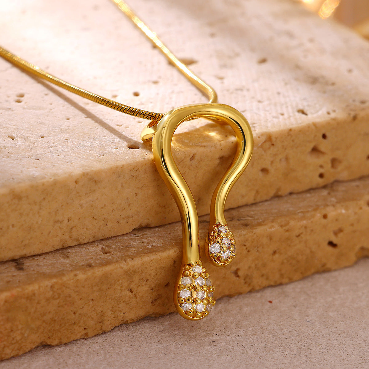 U-shaped Fairy Clavicle Necklace