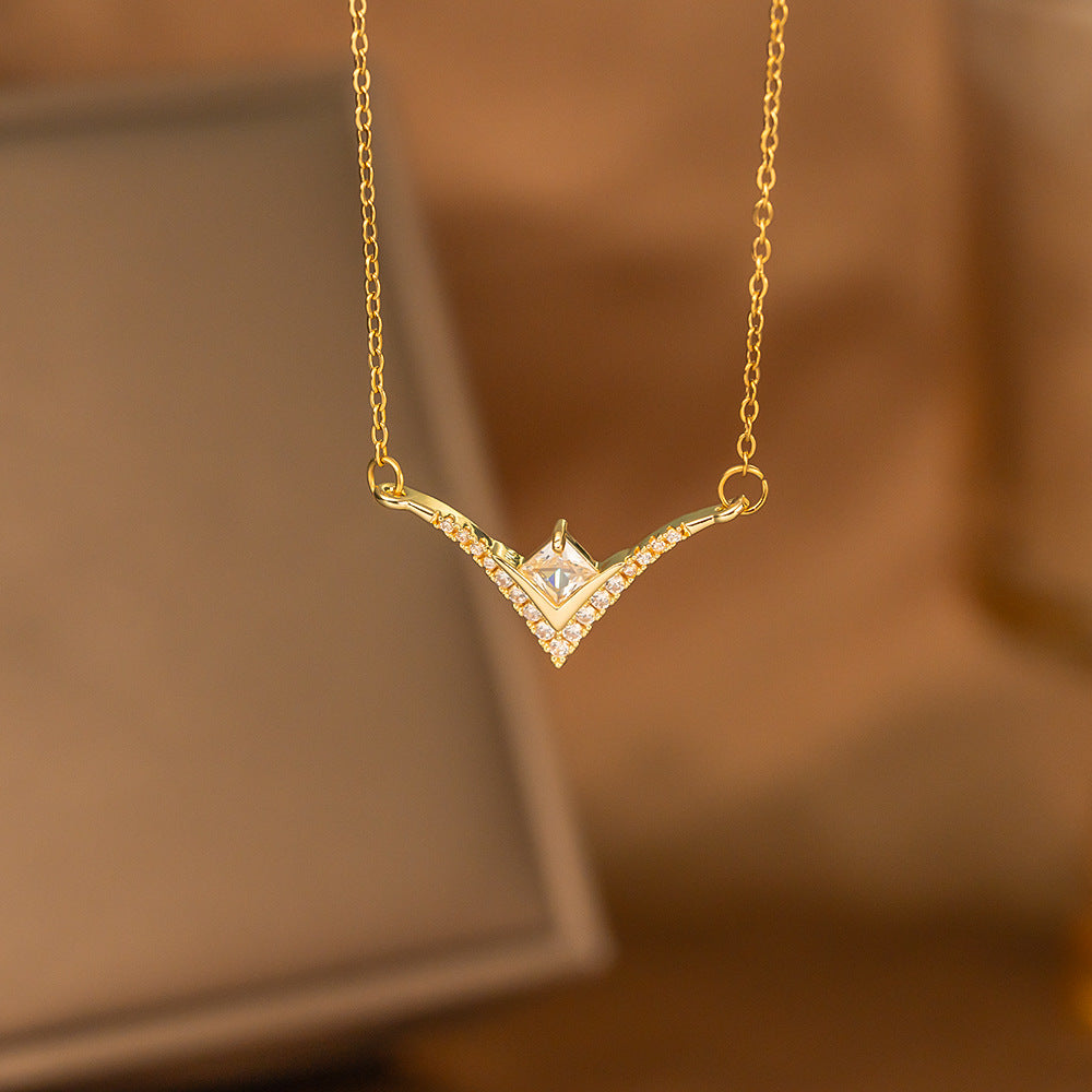 Single-diamond Pendant Necklace