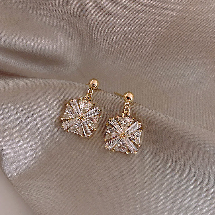 Prapa Dangle Earrings