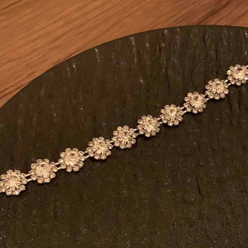 Versatile Collar-style Necklace
