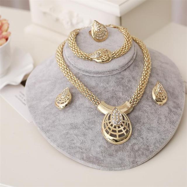 Cate Gold Jewelry Set