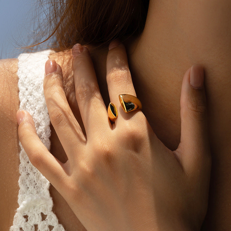Polished Index Finger Ring