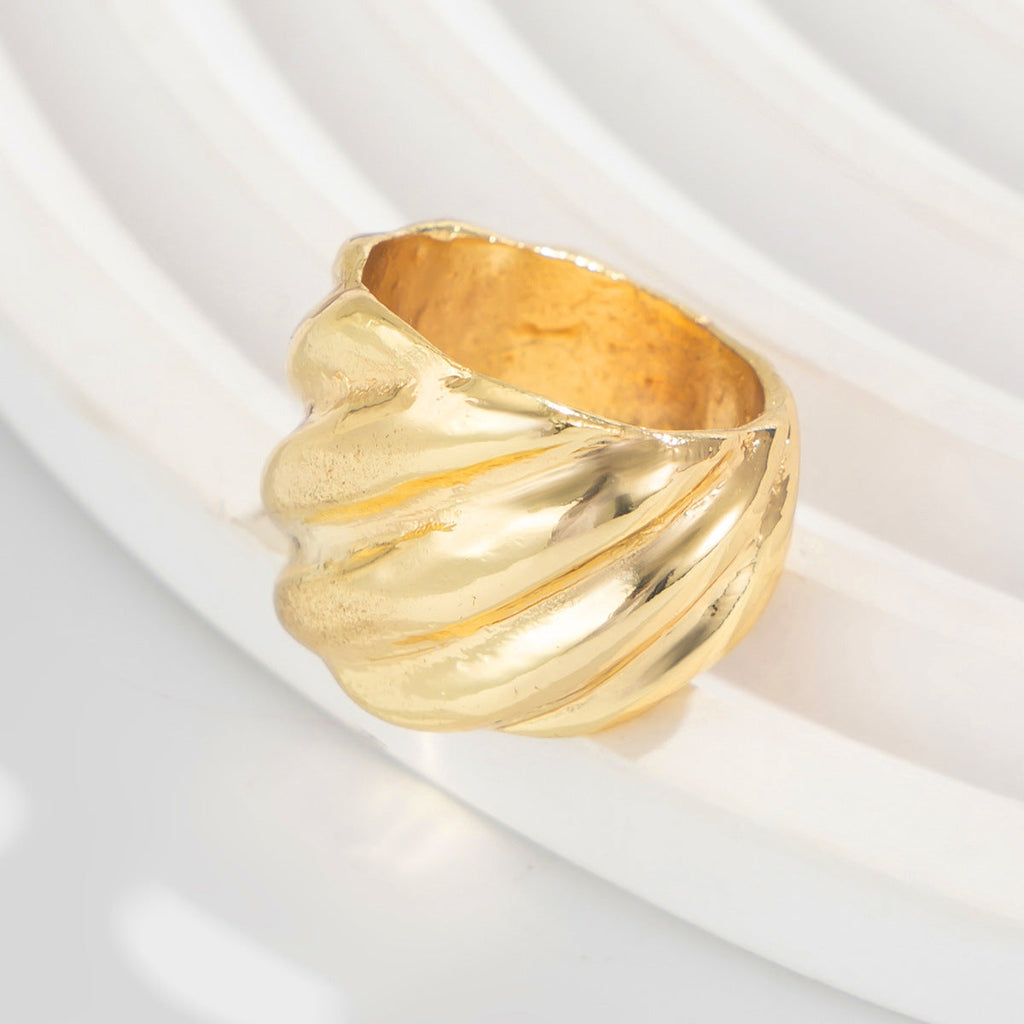 Inlaid Pearl Flower Ring