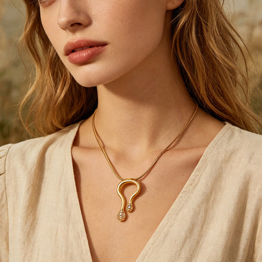U-shaped Fairy Clavicle Necklace