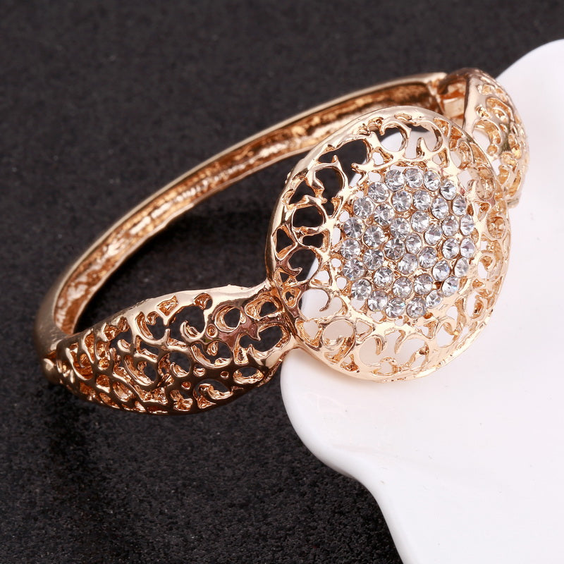 Cate Gold Jewelry Set