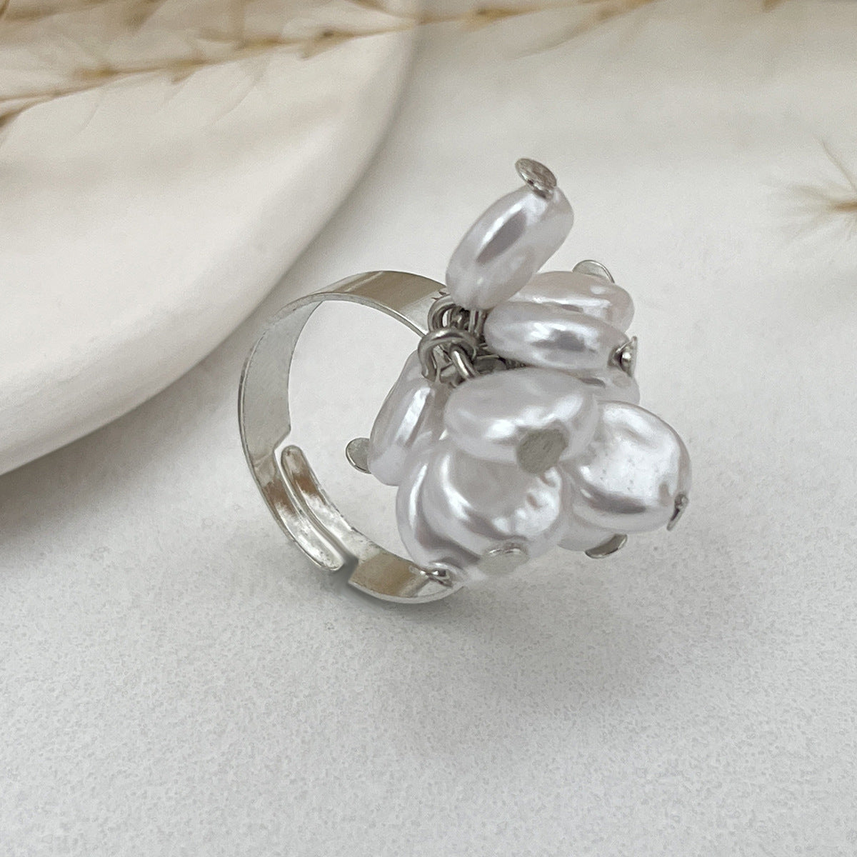 Wrinkle Feather Pearl Ring
