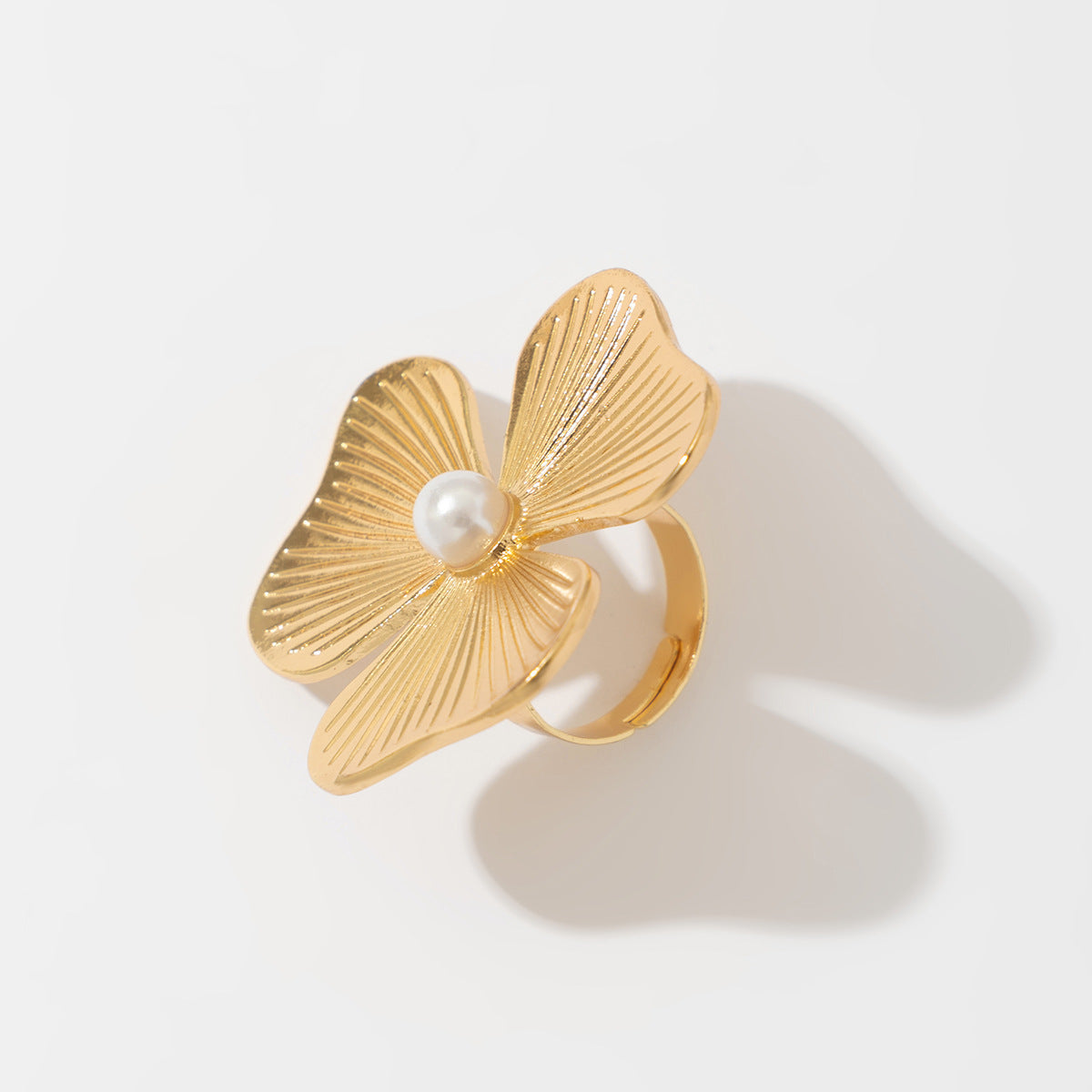 Inlaid Pearl Flower Ring