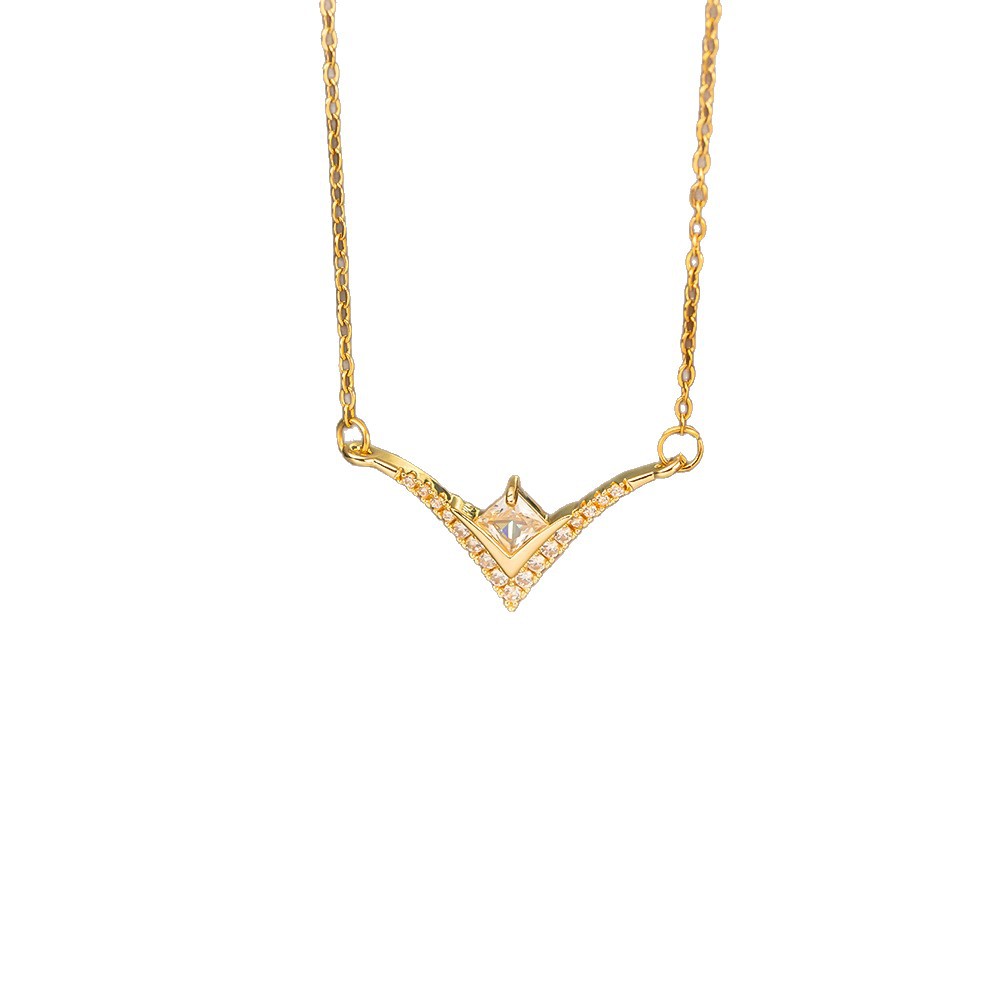 Single-diamond Pendant Necklace