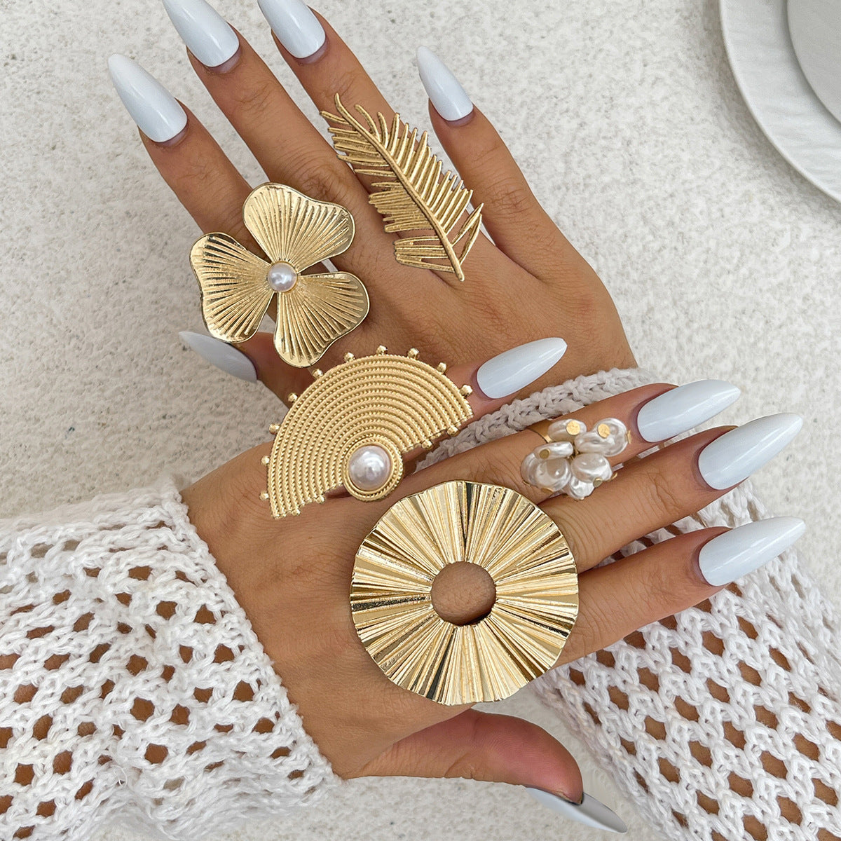Wrinkle Feather Pearl Ring