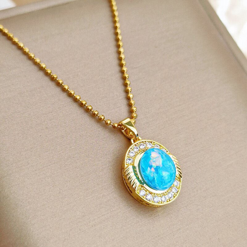 Versatile Collarbone Necklace
