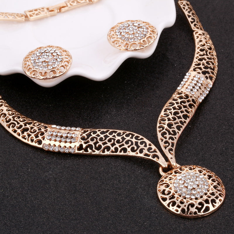 Cate Gold Jewelry Set