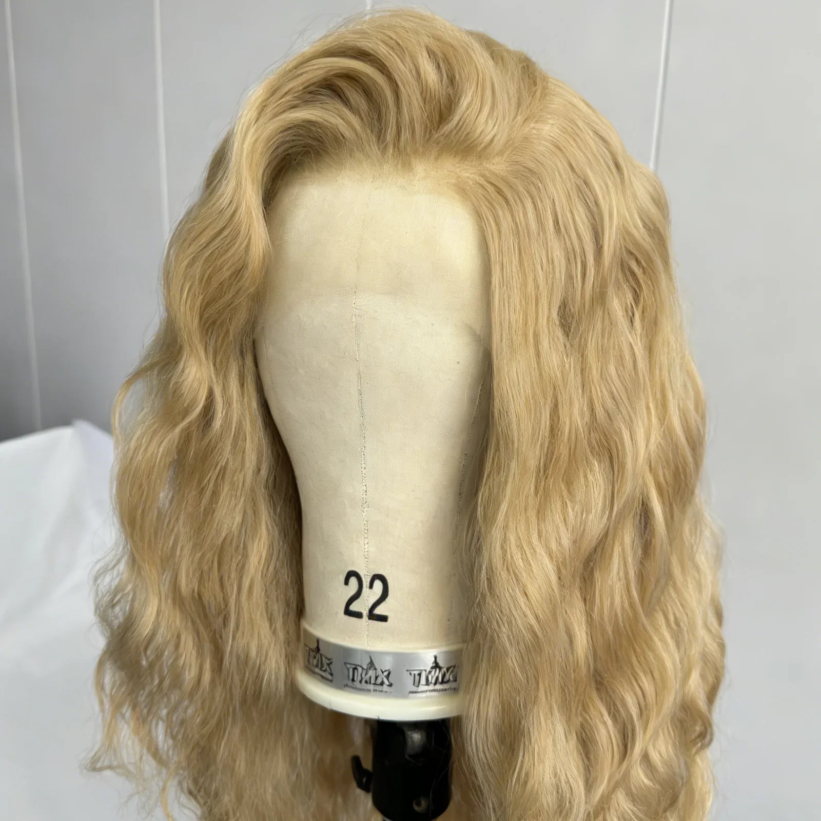 Long Blonde Highlight Natural Wave