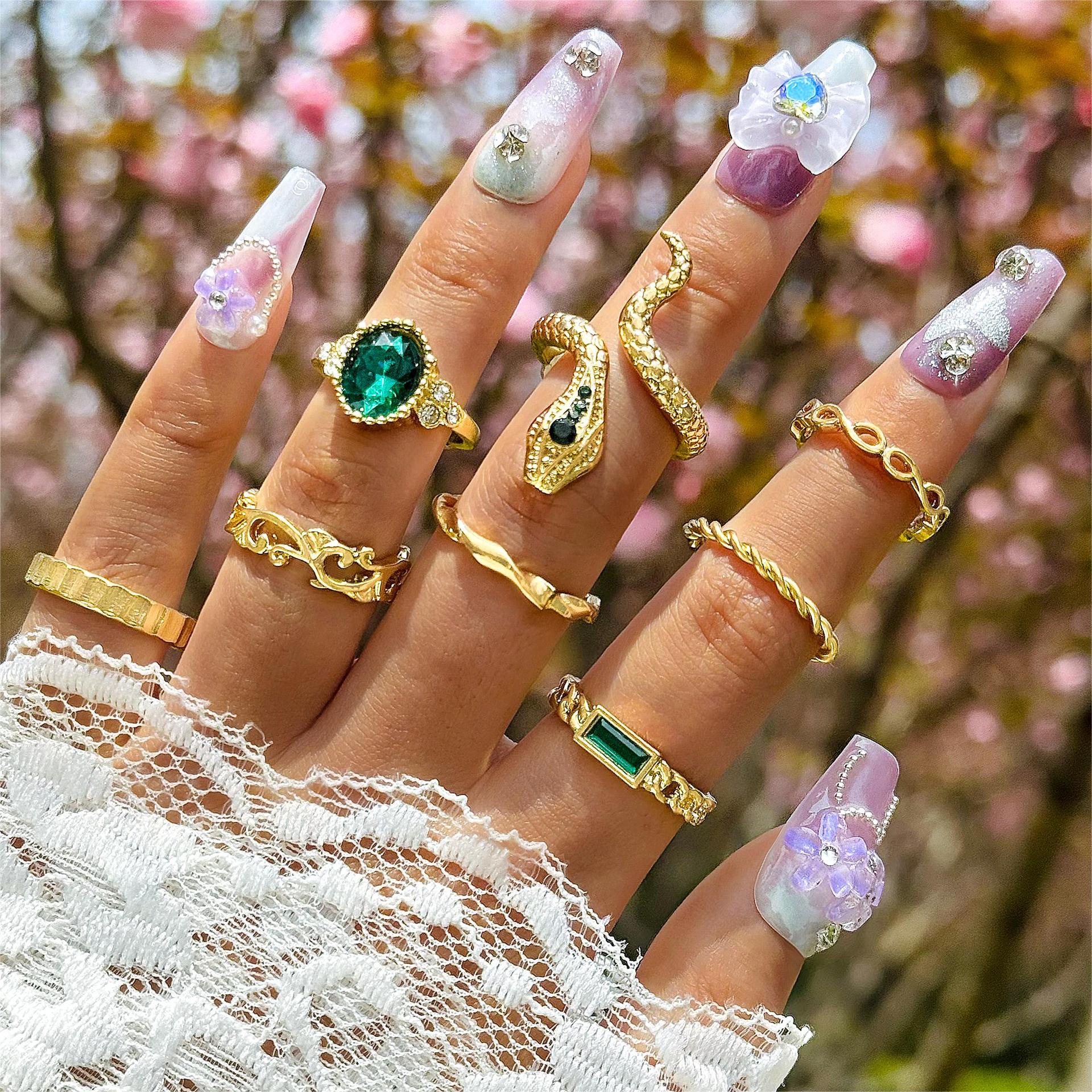 Snake-Shaped Ring Set