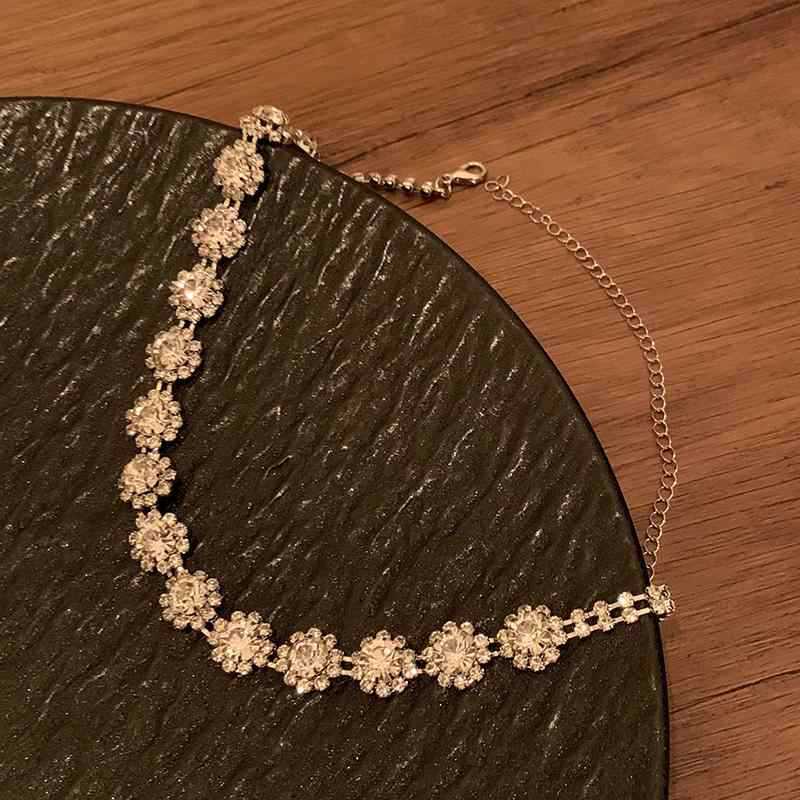 Versatile Collar-style Necklace